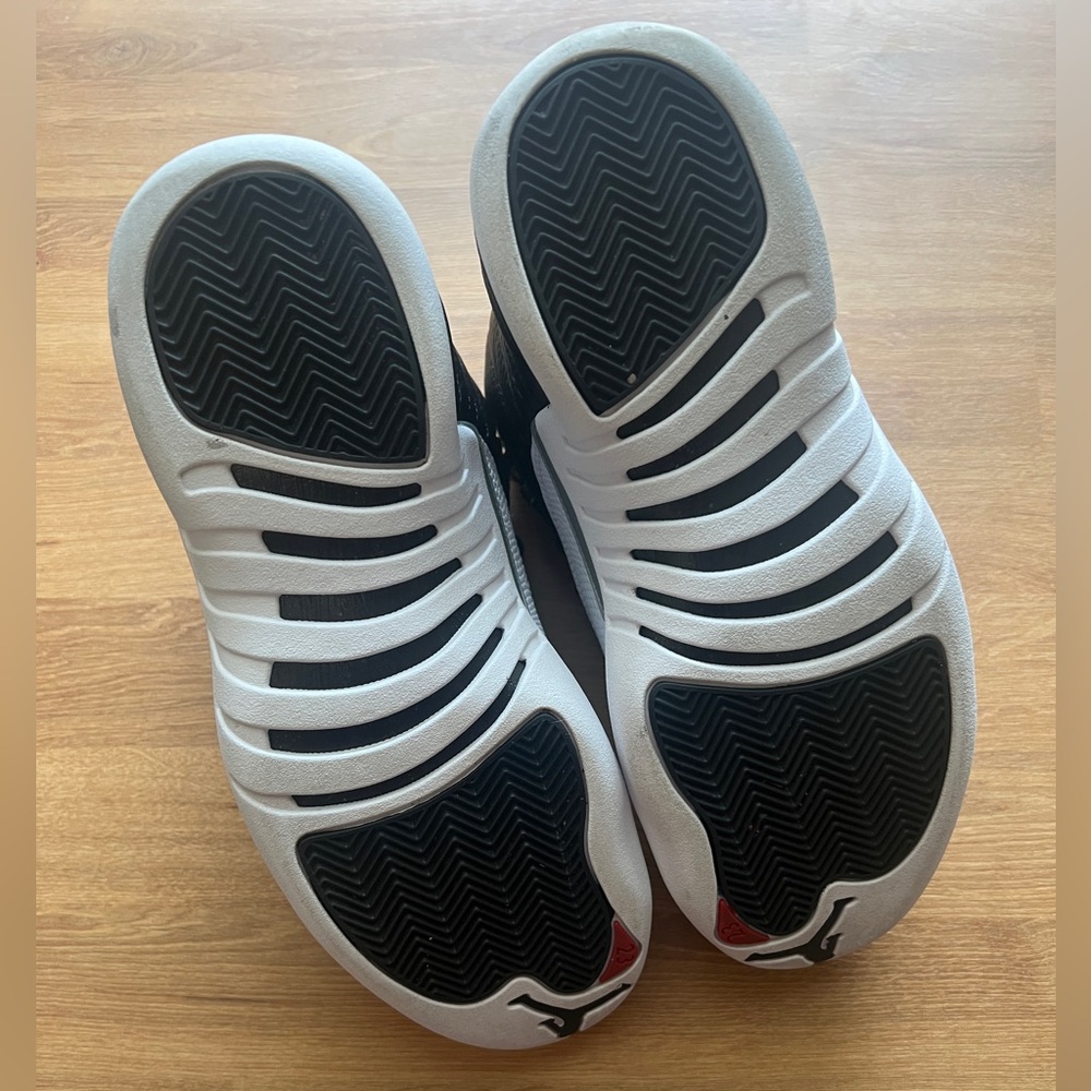 Air Jordan Retro 12 Playoffs - Picture 4 of 7